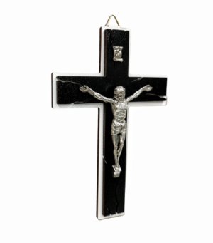 Krzyż wiszący drewniany z pasyjką KW10