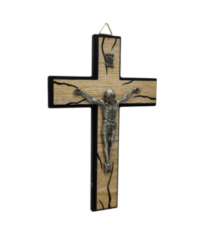 Krzyż wiszący drewniany z pasyjką KW8